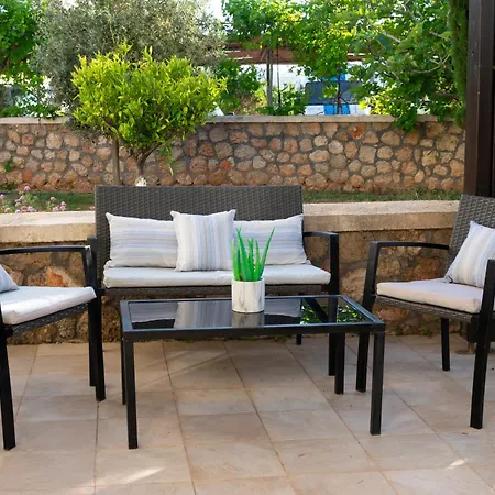 Sunrise By The Sea Villa *