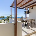 Villa Sunrise By The Sea
