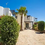 Villa Sunrise By The Sea
