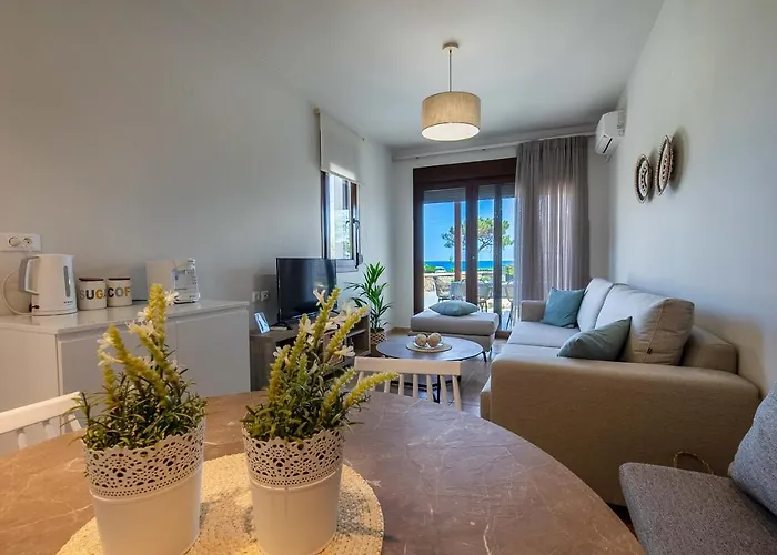 Sunrise By The Sea Villa *