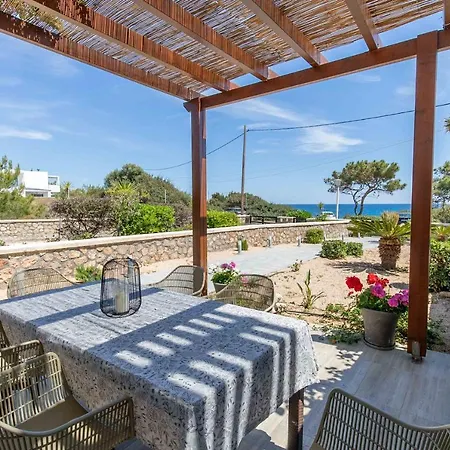 Villa Sunrise By The Sea