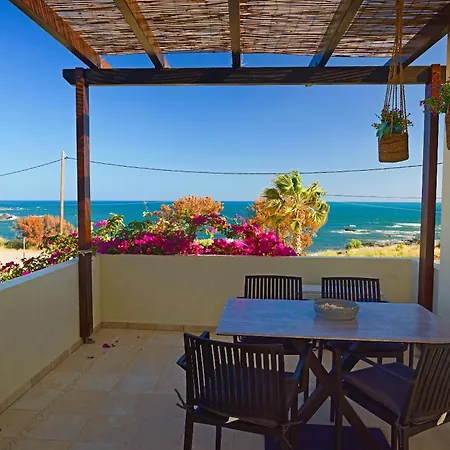 Villa Sunrise By The Sea
