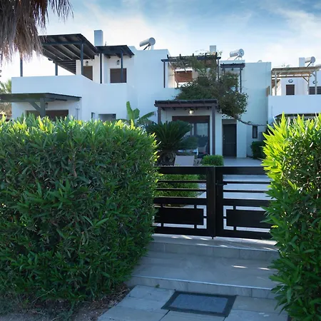 Villa Sunrise By The Sea